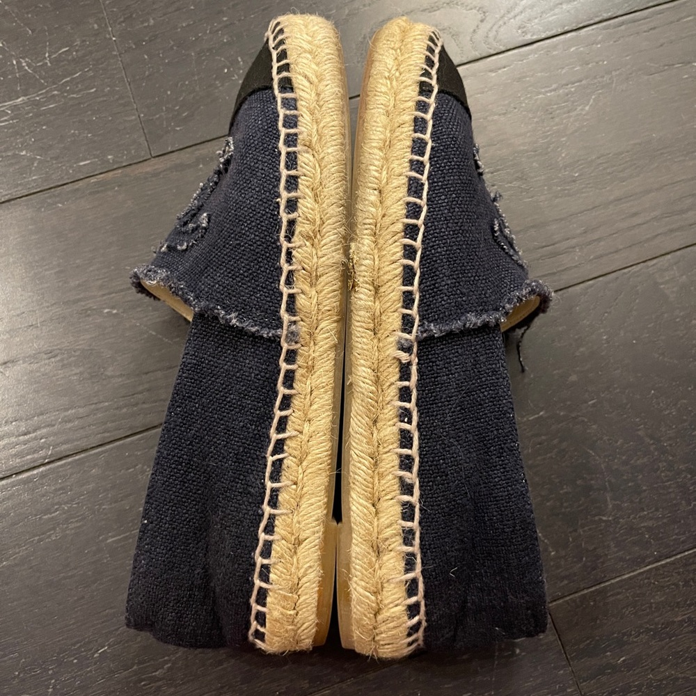 Authentic Chanel Black Blue Canvas Espadrille CC cloth Flats Size 38 women - Picture 6 of 9